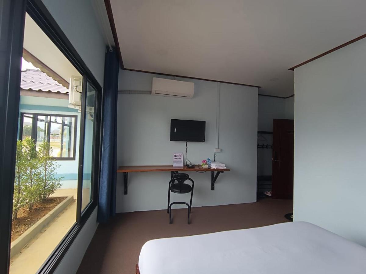 ເຮືອນພັກບີວີ Hotel Ban Thongchai-Tai Exterior foto