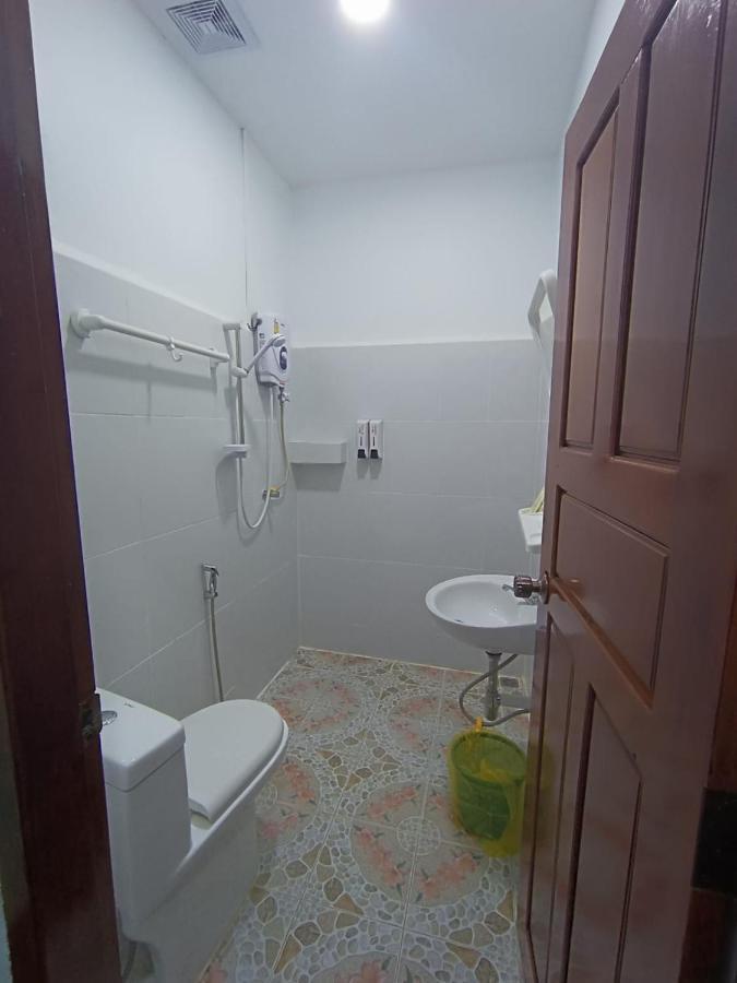 ເຮືອນພັກບີວີ Hotel Ban Thongchai-Tai Exterior foto